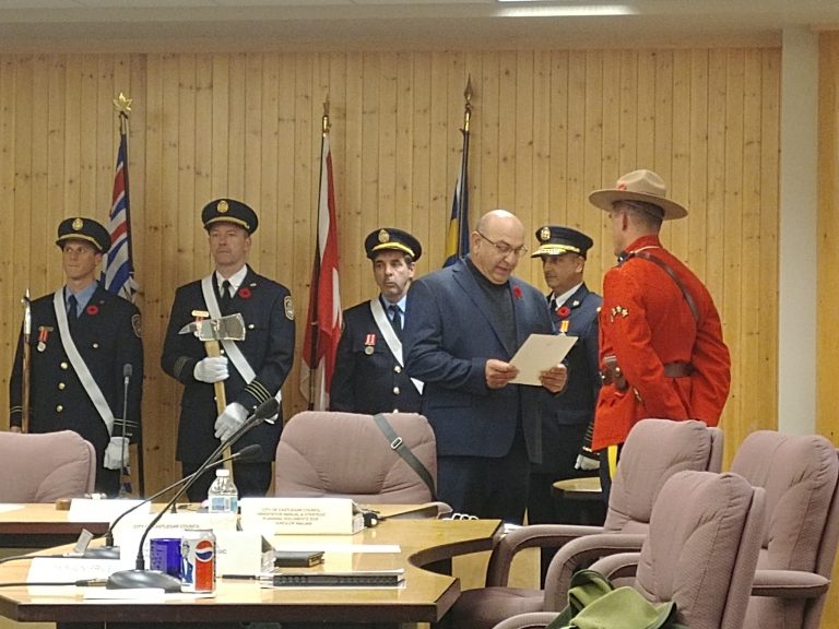 New Castlegar Mayor and Council take Oath of Office
