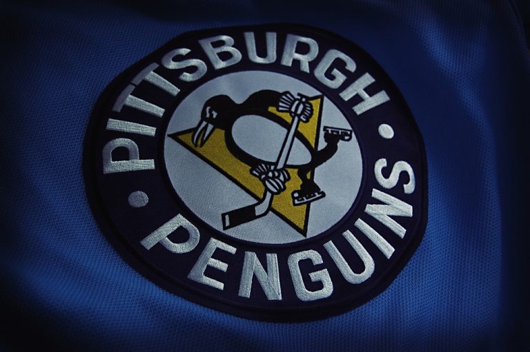 Former Smoke Eater Signs With Pittsburgh Penguins