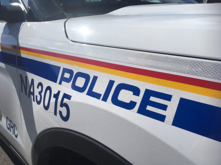 Men robbed on roadside west of Castlegar