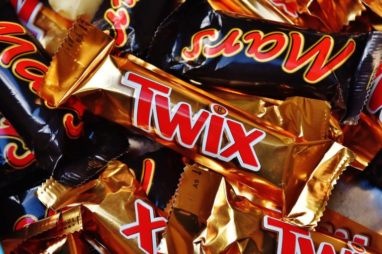 Trail men come to blows over missing chocolate bar
