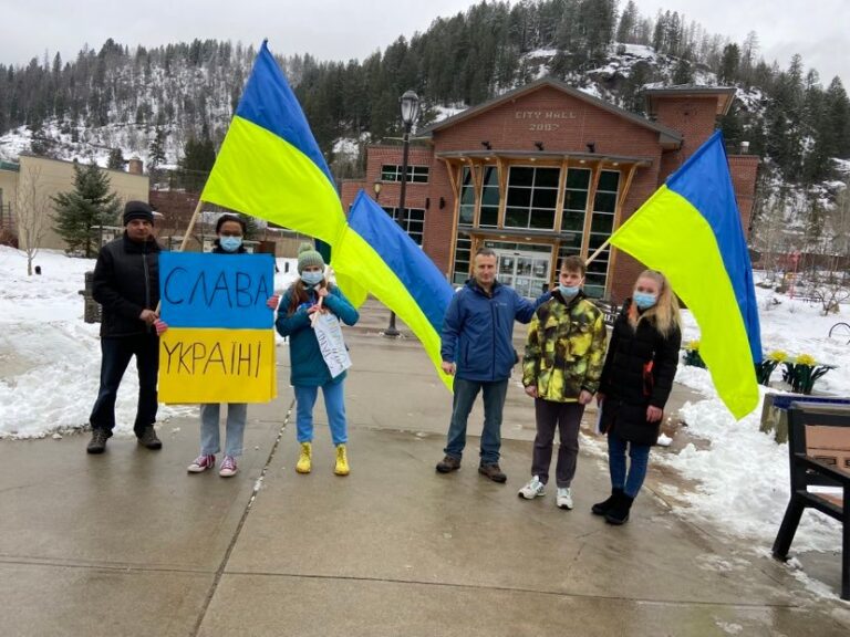Castlegar adopts motions to support Ukraine