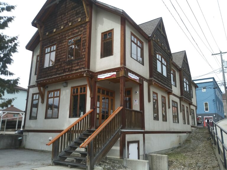 Rossland rescinds short-term rental restrictions for Red Mountain