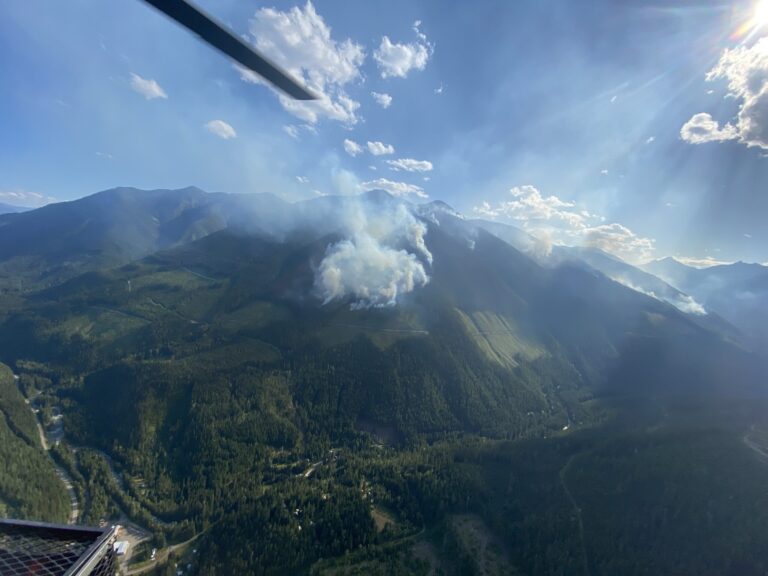 West Kootenay wildfire situation heats up