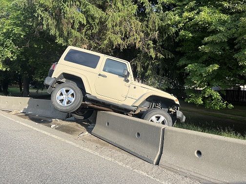 Trail RCMP hear and respond to jeep crash
