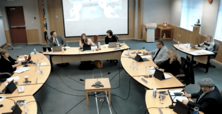 Castlegar turns down queen committee grant