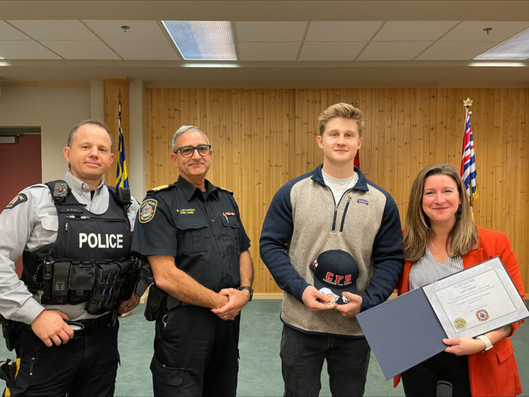 Castlegar teen recognized for putting out fire