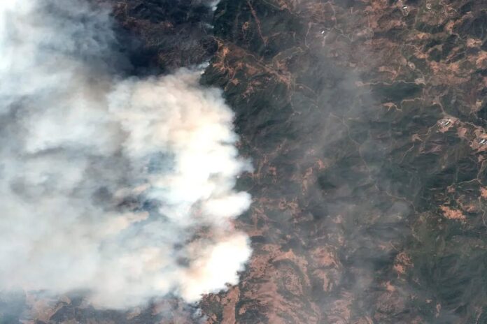 Fire on mountains